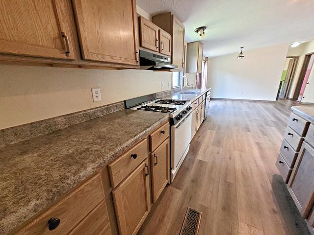 E8568 MARKET STREET, New London, WI 54961