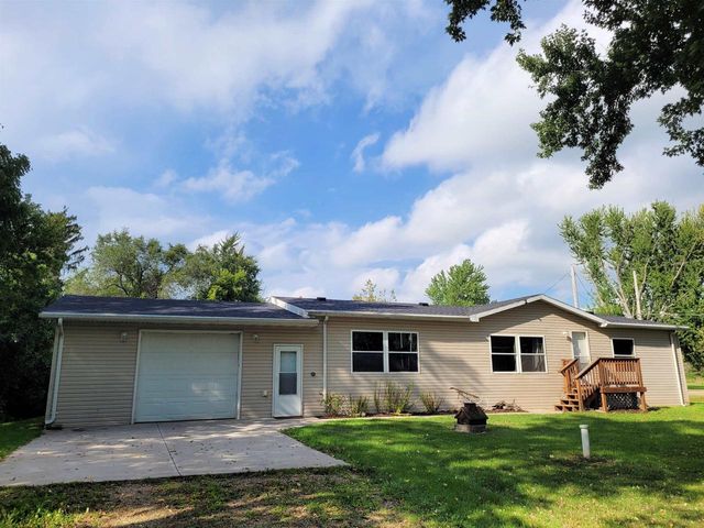 E8568 MARKET STREET, New London, WI 54961