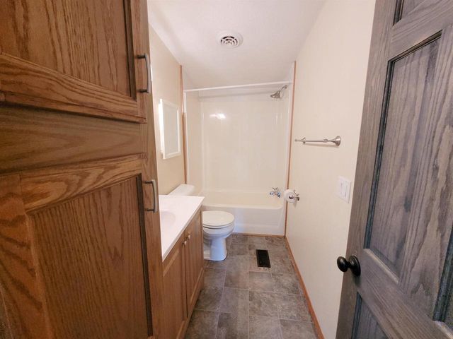 E8568 MARKET STREET, New London, WI 54961