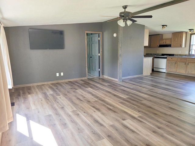 E8568 MARKET STREET, New London, WI 54961