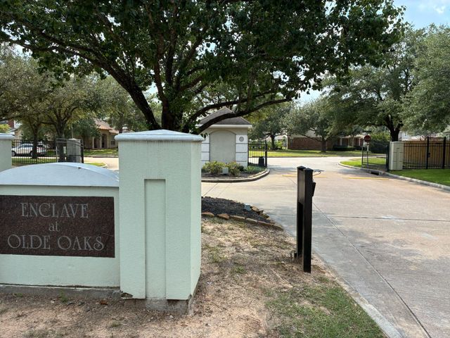 3310 Manor Tree Lane, Houston, TX 77068