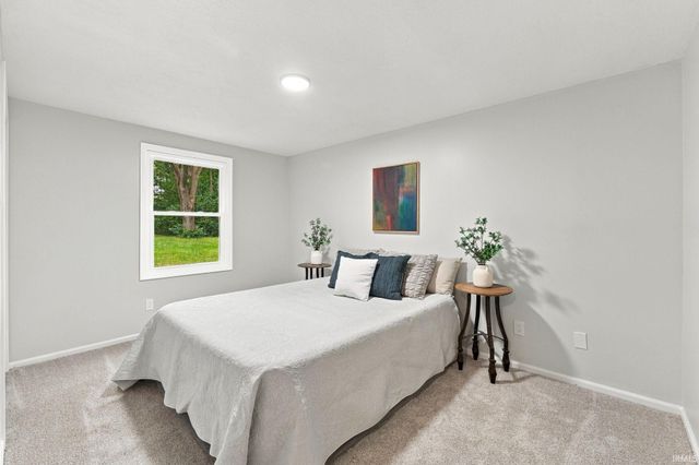 11207 Illinois Rd, Fort Wayne, IN 46814