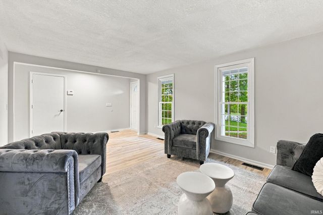 11207 Illinois Rd, Fort Wayne, IN 46814