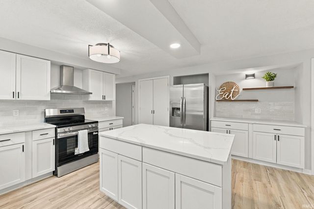 11207 Illinois Rd, Fort Wayne, IN 46814