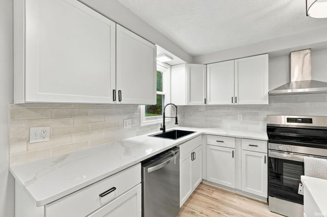 11207 Illinois Rd, Fort Wayne, IN 46814
