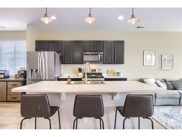 230 S Langdale Ct, Aurora, CO 80018