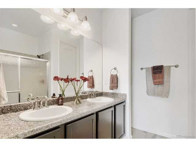 230 S Langdale Ct, Aurora, CO 80018