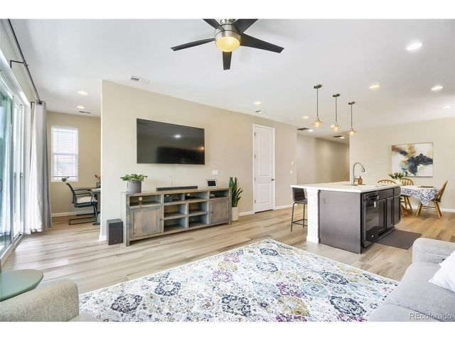 230 S Langdale Ct, Aurora, CO 80018