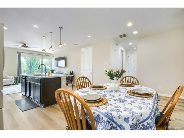 230 S Langdale Ct, Aurora, CO 80018
