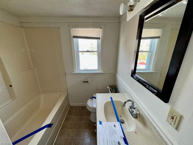 8521 Chapin ST, Norfolk, VA 23503