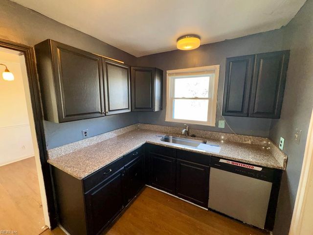 8521 Chapin ST, Norfolk, VA 23503