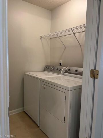 3700 Cotswold Terrace 3B, Greensboro, NC 27410