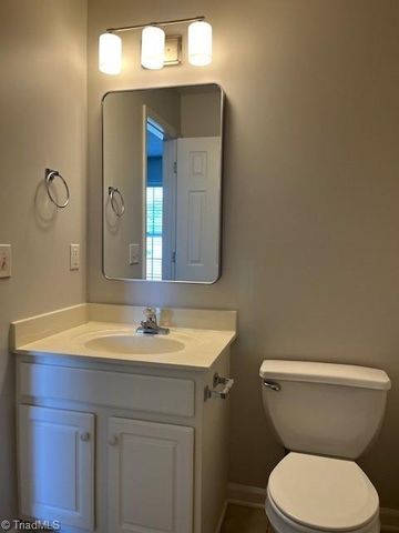 3700 Cotswold Terrace 3B, Greensboro, NC 27410