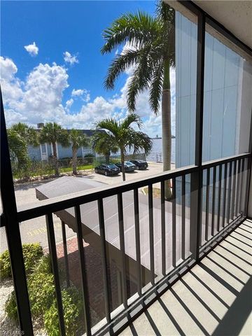3460 Key DR 203, North Fort Myers, FL 33903