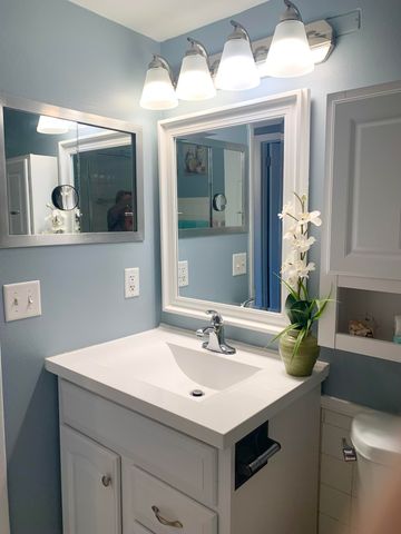 96 Hastings F, West Palm Beach, FL 33417