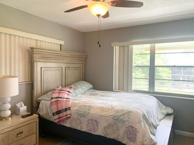 96 Hastings F, West Palm Beach, FL 33417