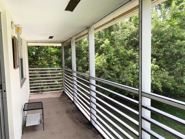 96 Hastings F, West Palm Beach, FL 33417