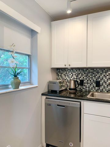 96 Hastings F, West Palm Beach, FL 33417