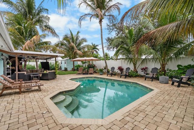 1521 Venus Avenue, Jupiter, FL 33469