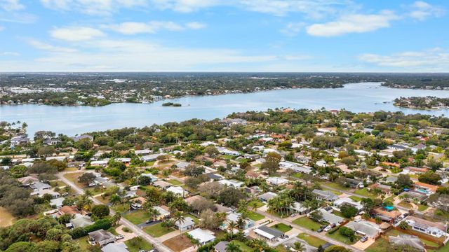 1521 Venus Avenue, Jupiter, FL 33469