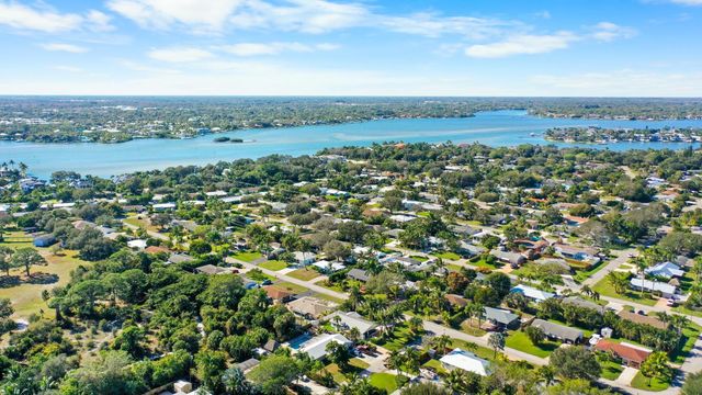 1521 Venus Avenue, Jupiter, FL 33469