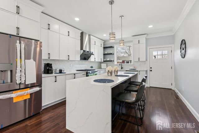 239 Suttons Lane, Edison, NJ 08817