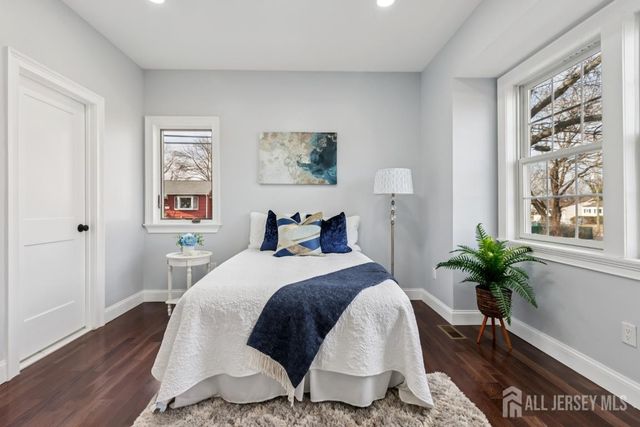 239 Suttons Lane, Edison, NJ 08817