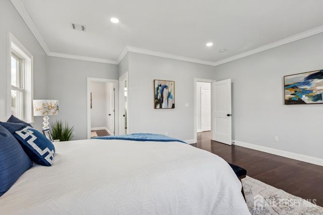 239 Suttons Lane, Edison, NJ 08817