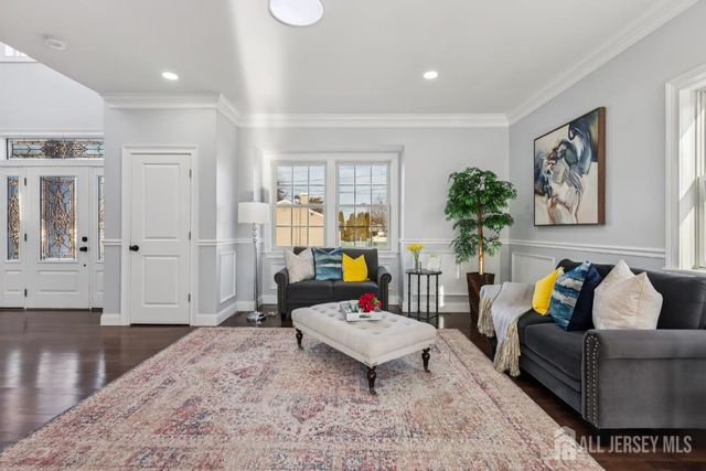 239 Suttons Lane, Edison, NJ 08817