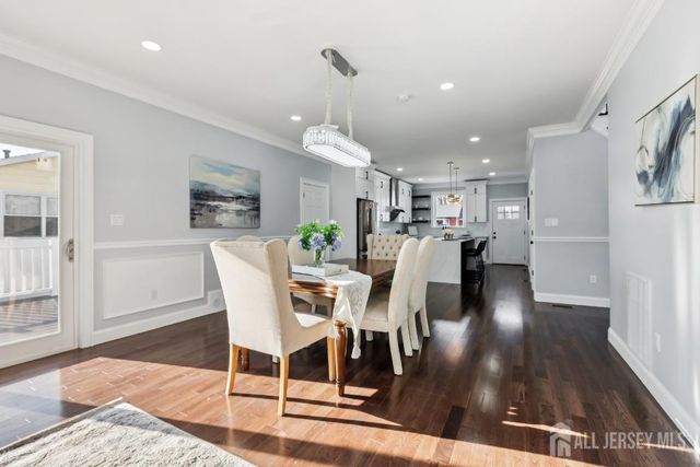 239 Suttons Lane, Edison, NJ 08817