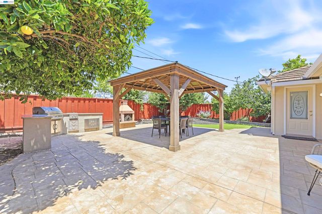 5157 Eggers Dr, Fremont, CA 94536