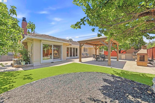 5157 Eggers Dr, Fremont, CA 94536