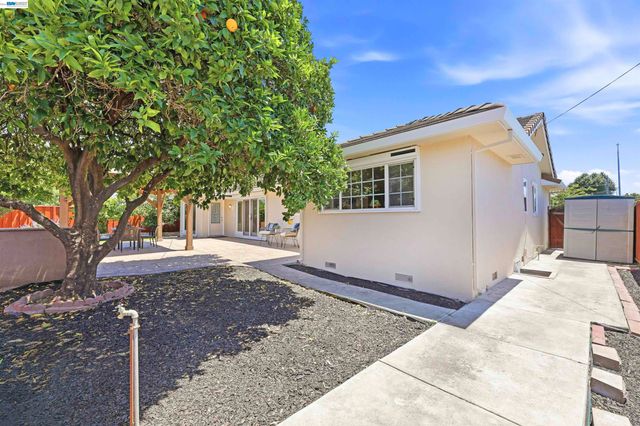 5157 Eggers Dr, Fremont, CA 94536