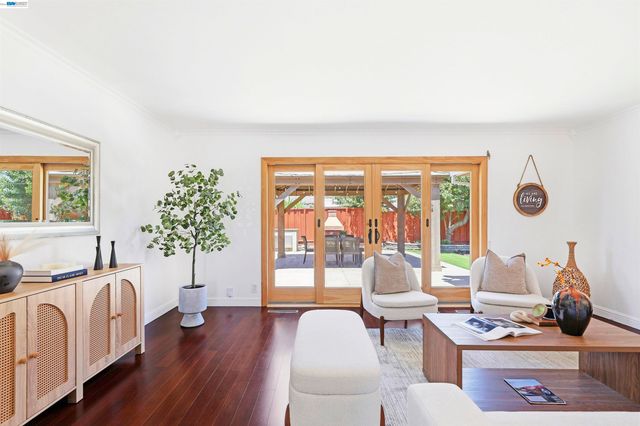 5157 Eggers Dr, Fremont, CA 94536