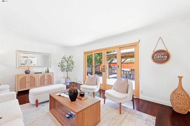 5157 Eggers Dr, Fremont, CA 94536