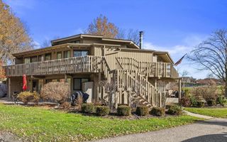 701 Country Club DRIVE #E, Fontana, WI 53125