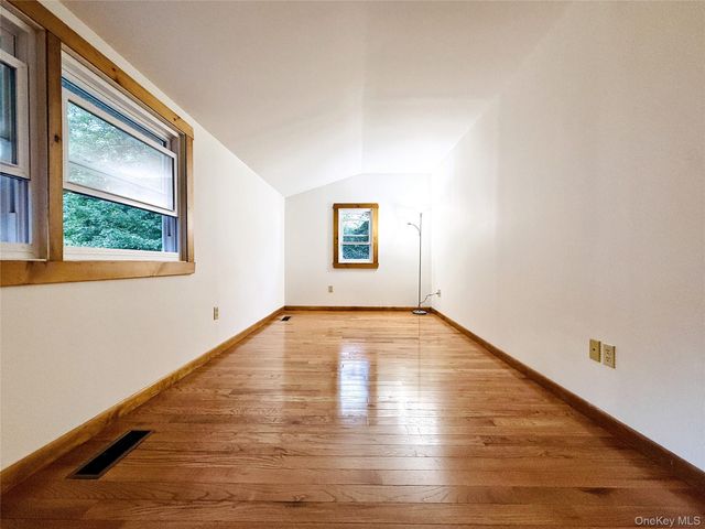17 Mary Avenue, Mahopac, NY 10541