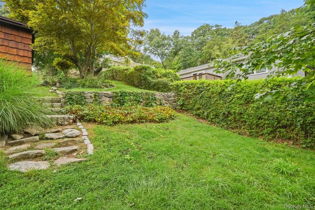 17 Mary Avenue, Mahopac, NY 10541