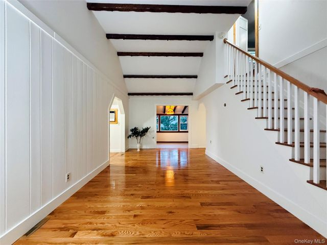 17 Mary Avenue, Mahopac, NY 10541