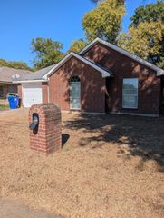 4918 S Harwood Street, Dallas, TX 75215