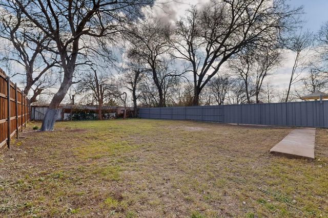 1502 Montague Avenue, Dallas, TX 75216