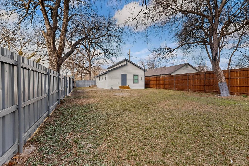 1502 Montague Avenue, Dallas, TX 75216