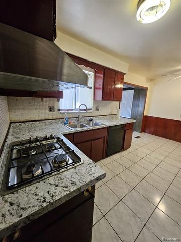28661 Panama Street, Warren, MI 48092