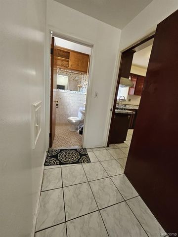 28661 Panama Street, Warren, MI 48092