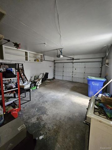 28661 Panama Street, Warren, MI 48092