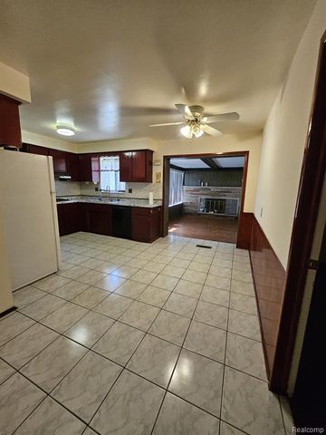 28661 Panama Street, Warren, MI 48092