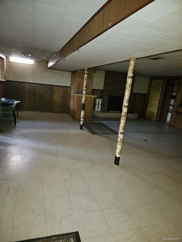 28661 Panama Street, Warren, MI 48092
