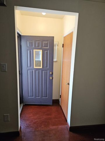 28661 Panama Street, Warren, MI 48092