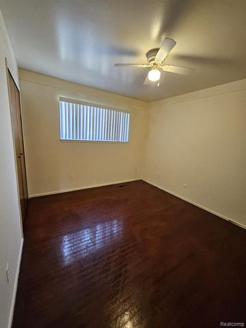 28661 Panama Street, Warren, MI 48092