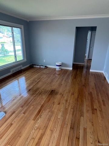 25530 Huron Street, Roseville, MI 48066